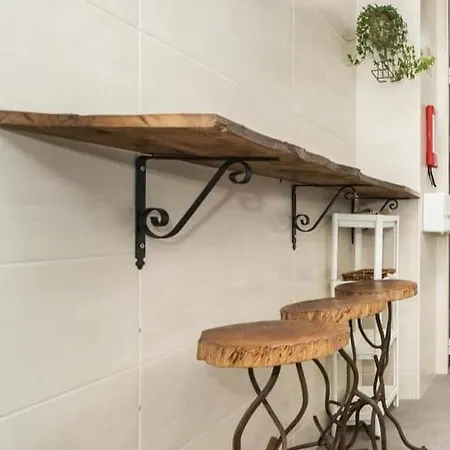 Rustic M2 R1 - Amazing Double With Shared Bathroom 3*