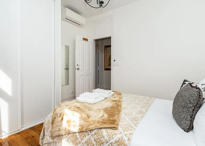 Rustic M2 R1 - Amazing Double With Shared Bathroom 3*